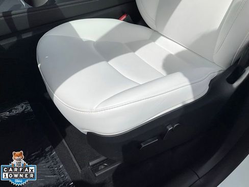 Used 2023 Tesla Model Y Performance image 16