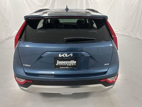 New 2025 Kia Niro EX Touring image 4