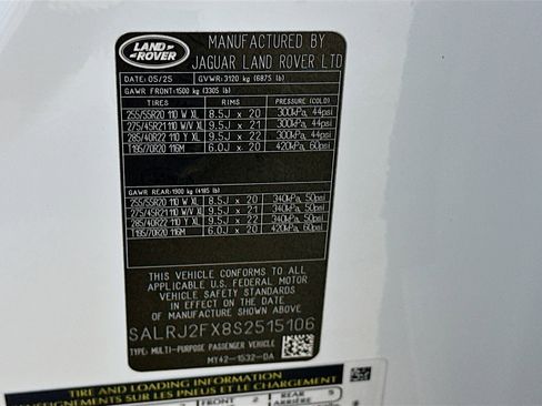 Used 2025 Land Rover Discovery S AWD/4WD image 51