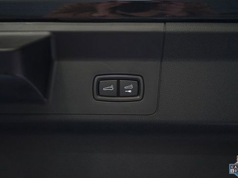 Used 2025 Porsche Panamera 4 image 34