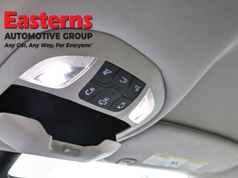 Used 2017 Chrysler Pacifica Touring-L Plus w/ Advanced Safetytec Group FWD image 21