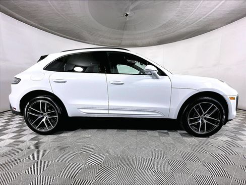Used 2026 Porsche Macan AWD/4WD image 8