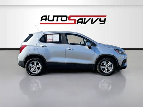 Used 2022 Chevrolet Trax LS w/ Tint and Cruise Package FWD image 8