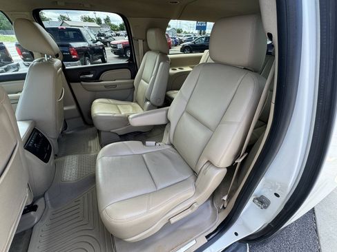 Used 2014 GMC Yukon XL Denali AWD/4WD image 28