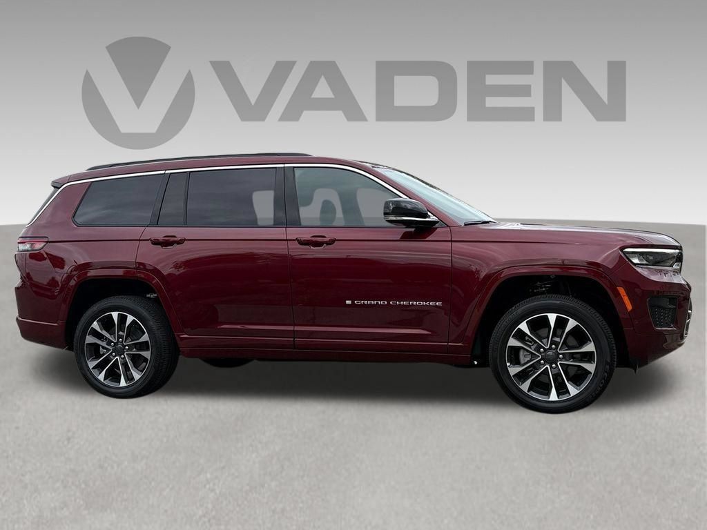 Used 2025 Jeep Grand Cherokee L Overland w/ Trailer Tow Package AWD/4WD image 8
