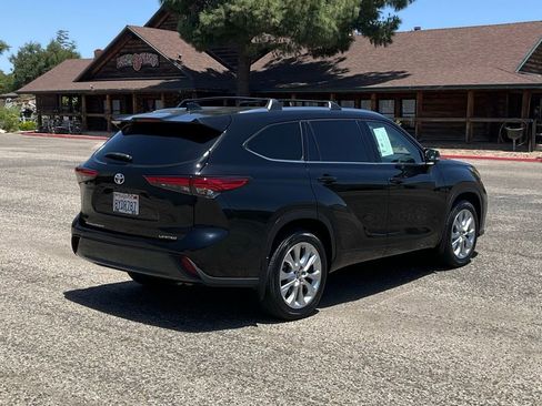 Used 2021 Toyota Highlander Limited FWD image 6