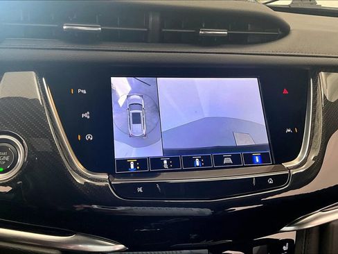 Used 2025 Cadillac XT6 Sport w/ Technology Package image 23