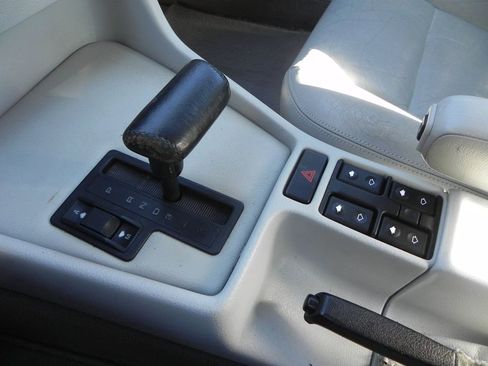 Used 1992 BMW 525i Sedan image 12