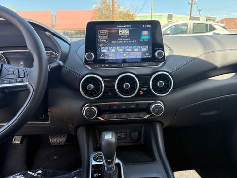 Used 2025 Nissan Sentra SV image 17