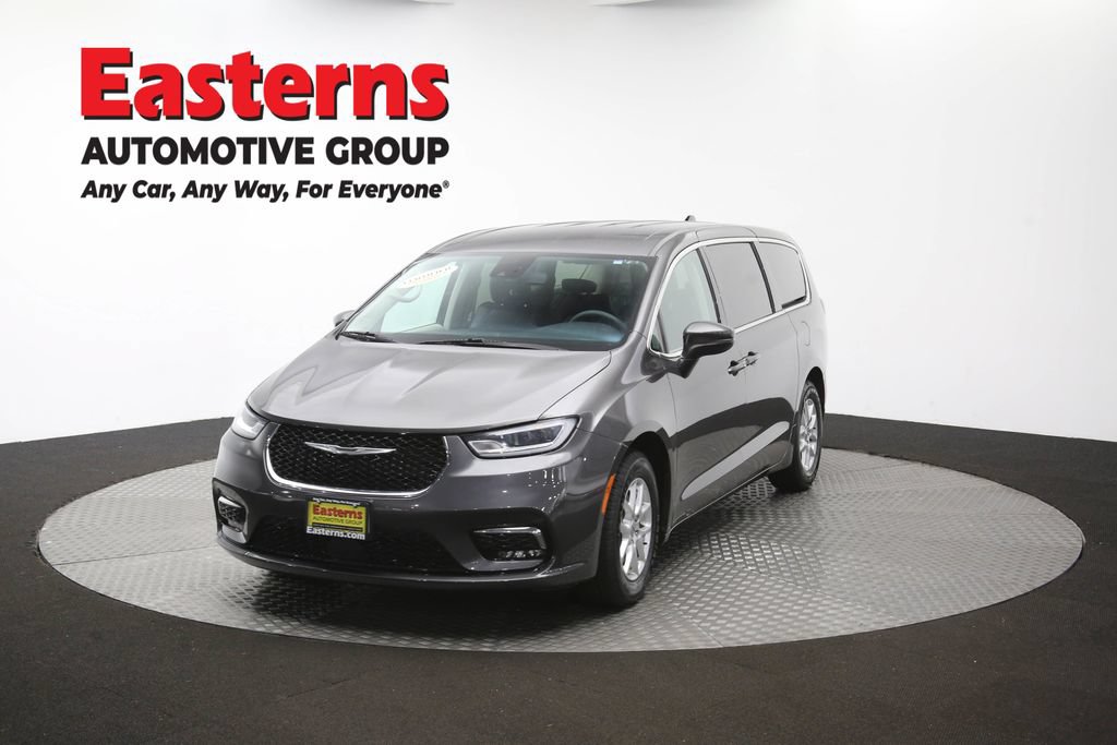 Used 2023 Chrysler Pacifica Touring-L FWD image 56