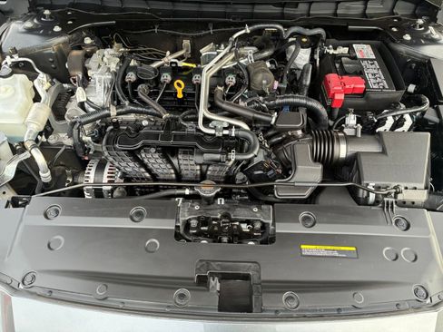 Used 2025 Nissan Altima 2.5 SV image 31