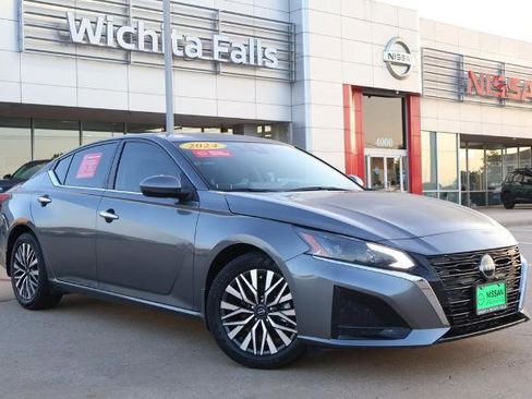 Certified 2024 Nissan Altima 2.5 SV w/ SV Premium Package image 1