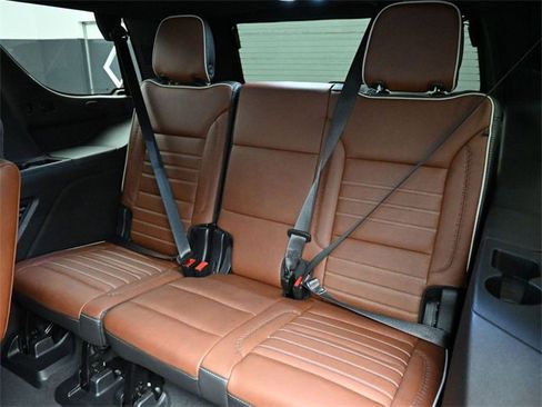 Used 2023 GMC Yukon Denali Ultimate image 18