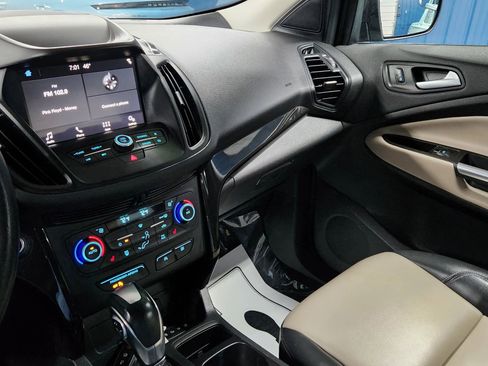 Used 2019 Ford Escape SEL image 29