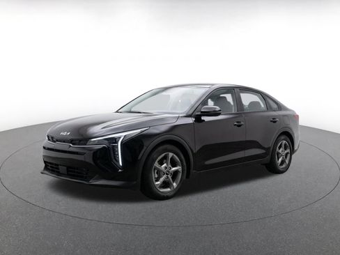 Used 2026 Kia K4 FWD image 3
