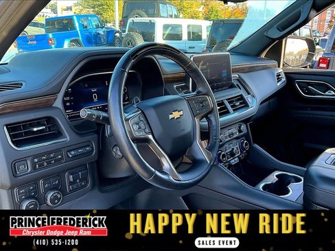 Used 2024 Chevrolet Suburban High Country w/ Advanced Technology Package image 12