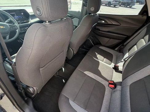 Used 2025 Chevrolet TrailBlazer LT AWD/4WD image 12