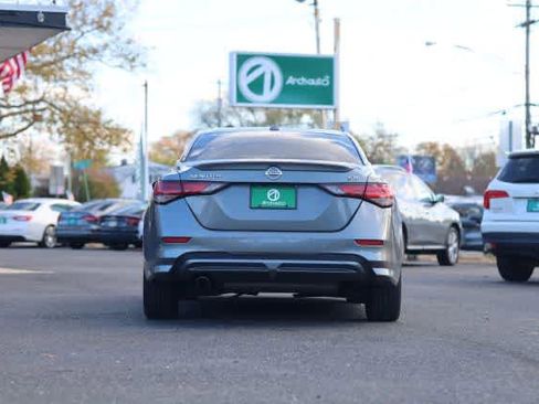 Used 2020 Nissan Sentra SR image 5