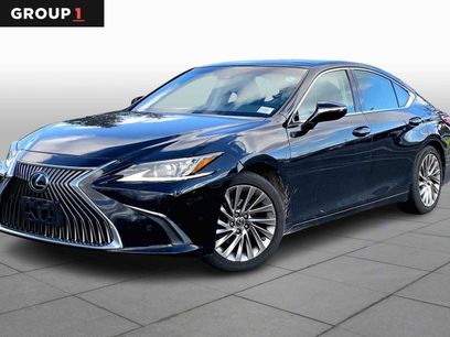 Used 2019 Lexus ES 350 w/ Luxury Package