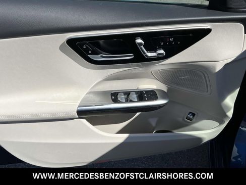 Used 2025 Mercedes-Benz C 300 4MATIC Sedan image 21