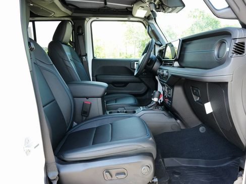 New 2025 Jeep Wrangler Unlimited Rubicon 4xe w/ Safety Group image 45