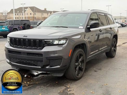Used 2023 Jeep Grand Cherokee L Laredo image 5