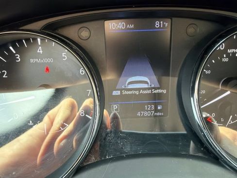 Used 2020 Nissan Rogue SL AWD/4WD image 12