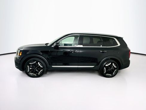 Used 2025 Kia Telluride S FWD image 4