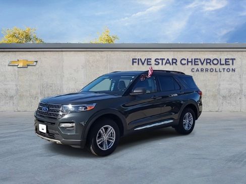 Used 2023 Ford Explorer XLT w/ Equipment Group 202A image 4