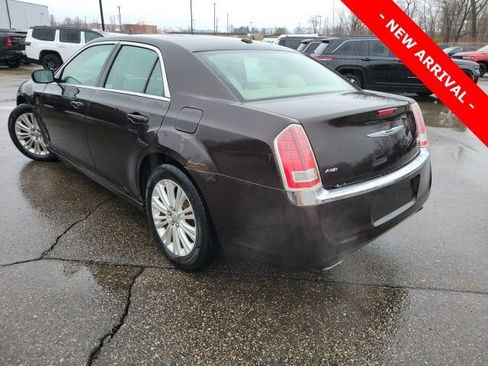 Used 2013 Chrysler 300 AWD w/ Driver Convenience Group image 5