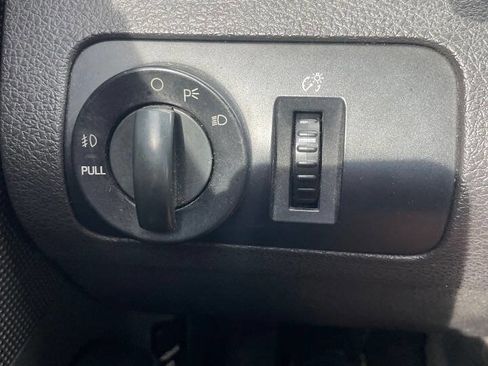 Used 2006 Ford Mustang GT Premium image 38