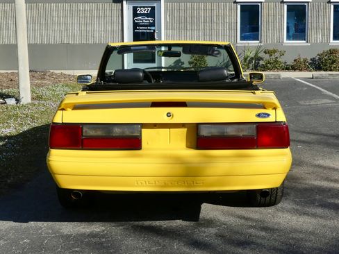 Used 1993 Ford Mustang LX image 21