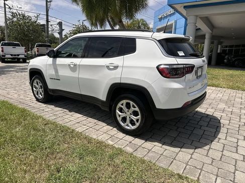Used 2024 Jeep Compass Latitude AWD/4WD image 33
