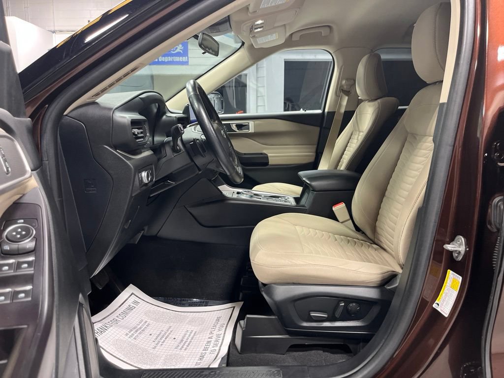 Used 2020 Ford Explorer XLT w/ Comfort Package AWD/4WD image 14