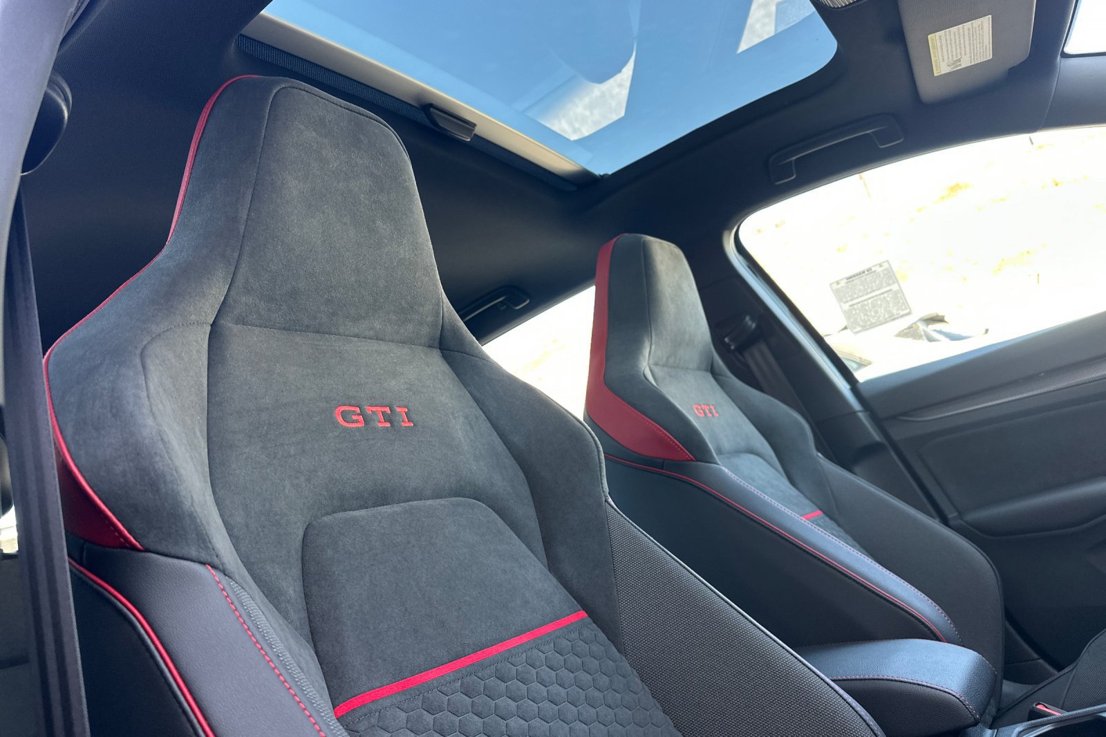 New 2026 Volkswagen GTI SE FWD image 15