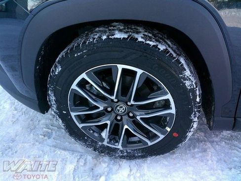 New 2026 Toyota Corolla Cross XLE image 8