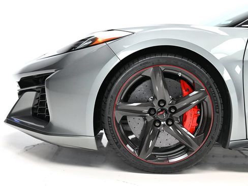 Used 2024 Chevrolet Corvette Z06 w/ Stealth Interior Trim Package RWD image 26