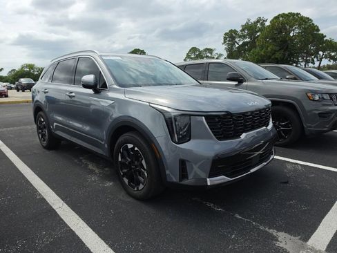 Certified 2025 Kia Sorento S FWD image 1
