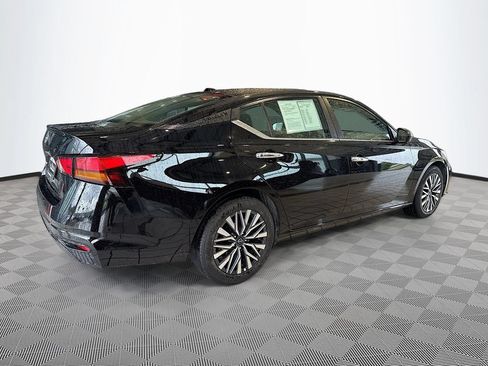 Used 2025 Nissan Altima 2.5 SV FWD image 5