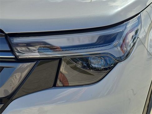 Certified 2025 Subaru Forester Limited image 6