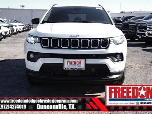 New 2026 Jeep Compass Latitude image 8