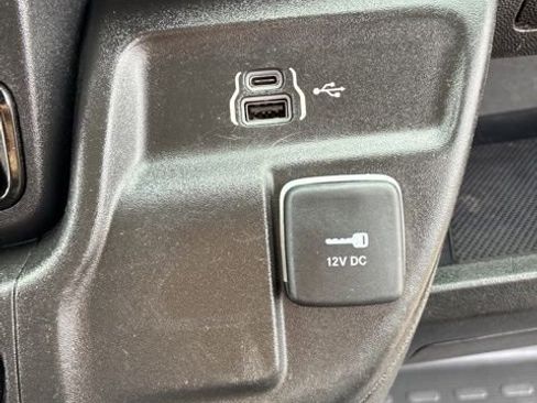 Used 2024 RAM ProMaster 2500 w/ Convenience Group image 16