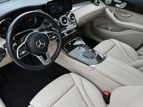 Used 2021 Mercedes-Benz GLC 300 image 14