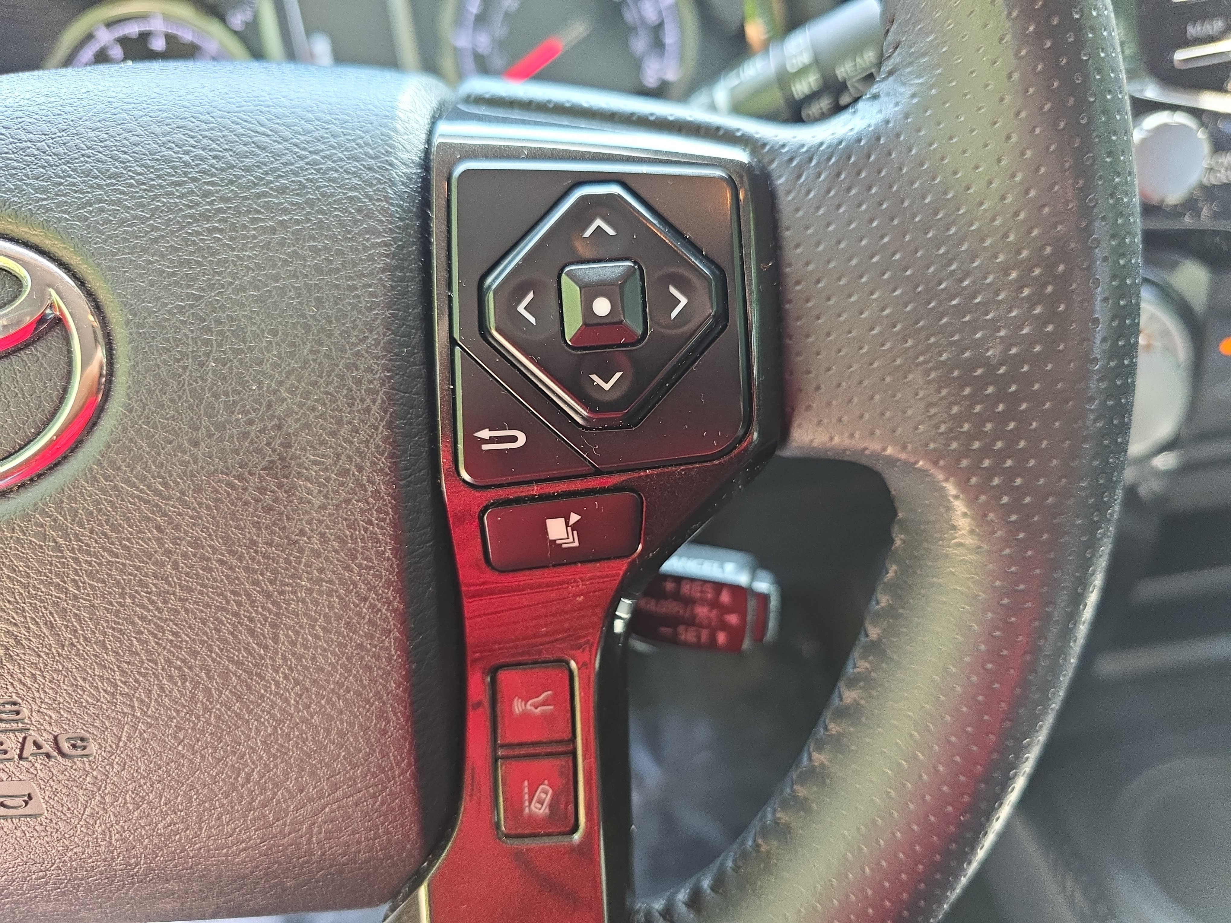 Used 2021 Toyota 4Runner Venture AWD/4WD image 16