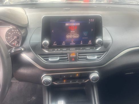 Used 2020 Nissan Altima 2.5 S FWD image 11
