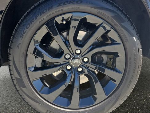 Certified 2025 Land Rover Discovery Sport Dynamic SE AWD/4WD image 34