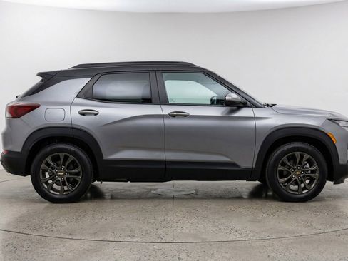 Used 2025 Chevrolet TrailBlazer LT image 11