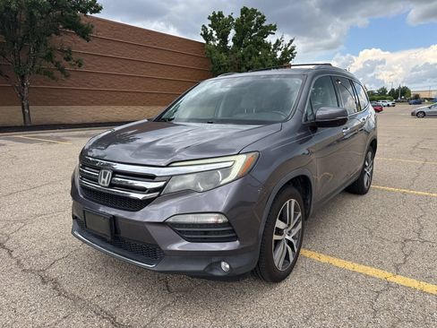 Used 2018 Honda Pilot Touring image 9