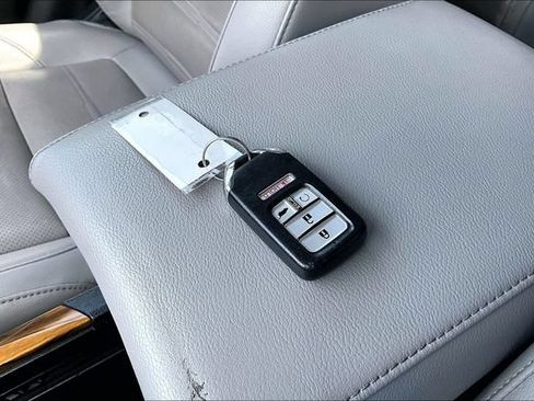 Used 2020 Honda CR-V Touring image 35