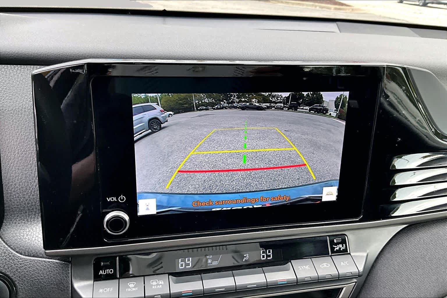 Used 2025 Toyota Camry LE FWD image 25